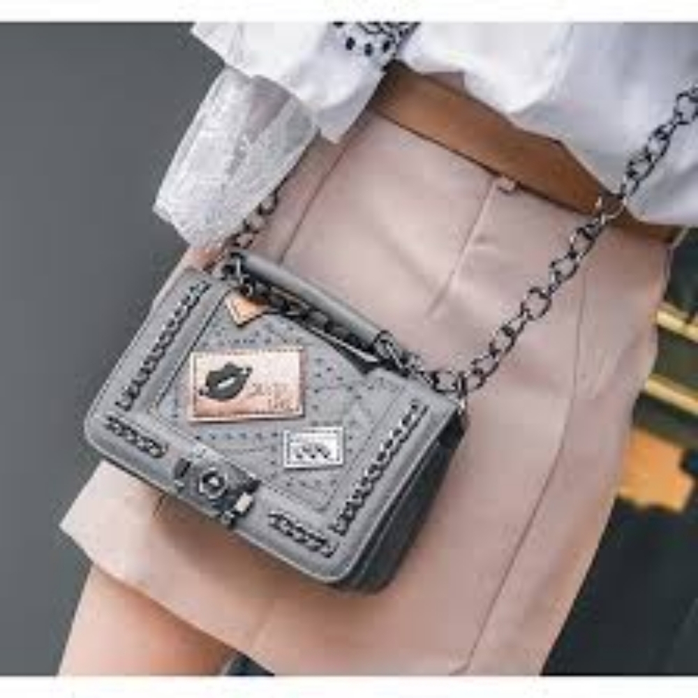 TETRO Chain Patch Crossbody Purse